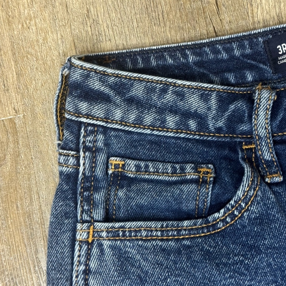 Hollister Women’s Ultra High Rise Vintage Stretch Mom Jeans - Picture 7 of 10